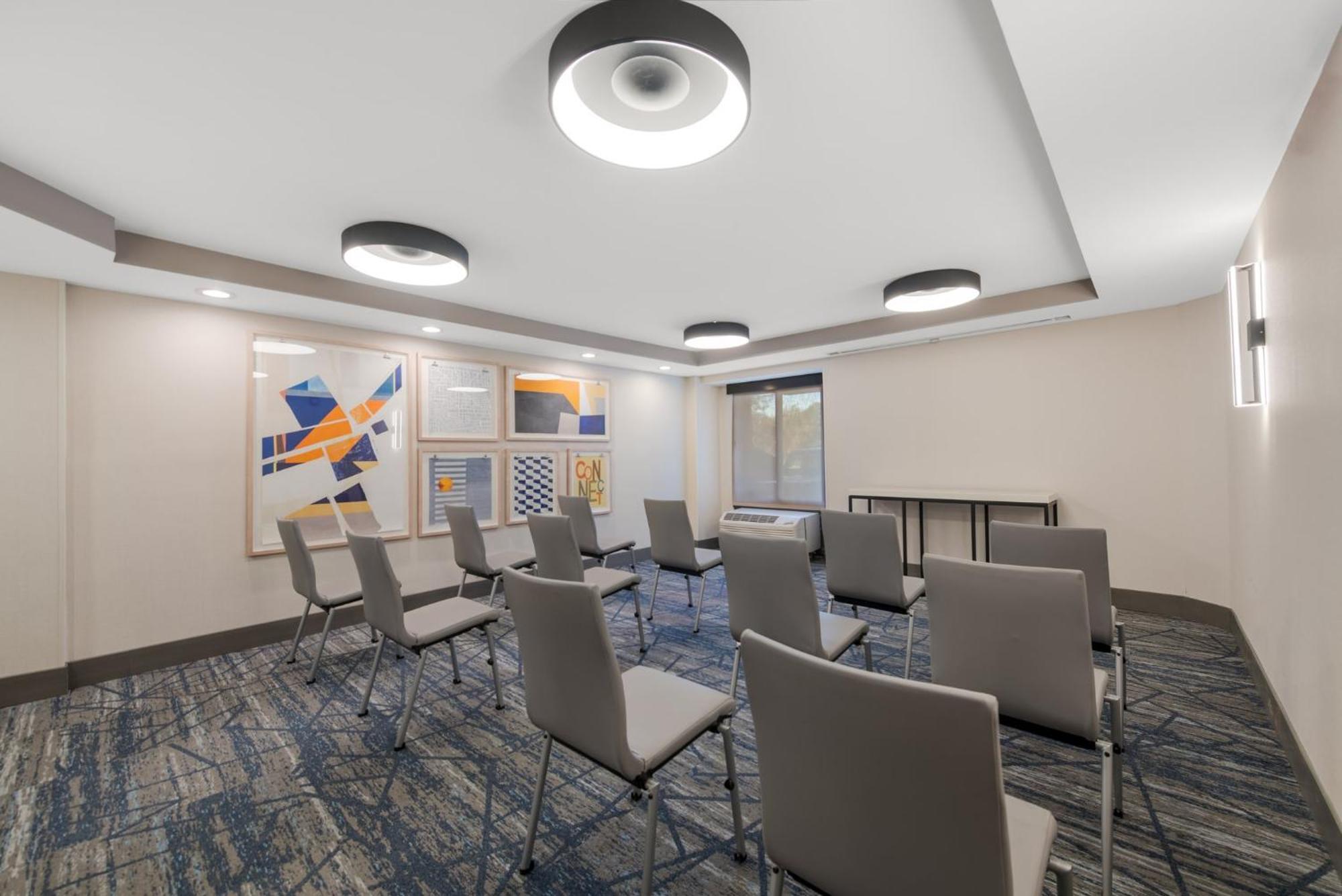 Holiday Inn Express Hotels- Hampton By Ihg Exterior foto