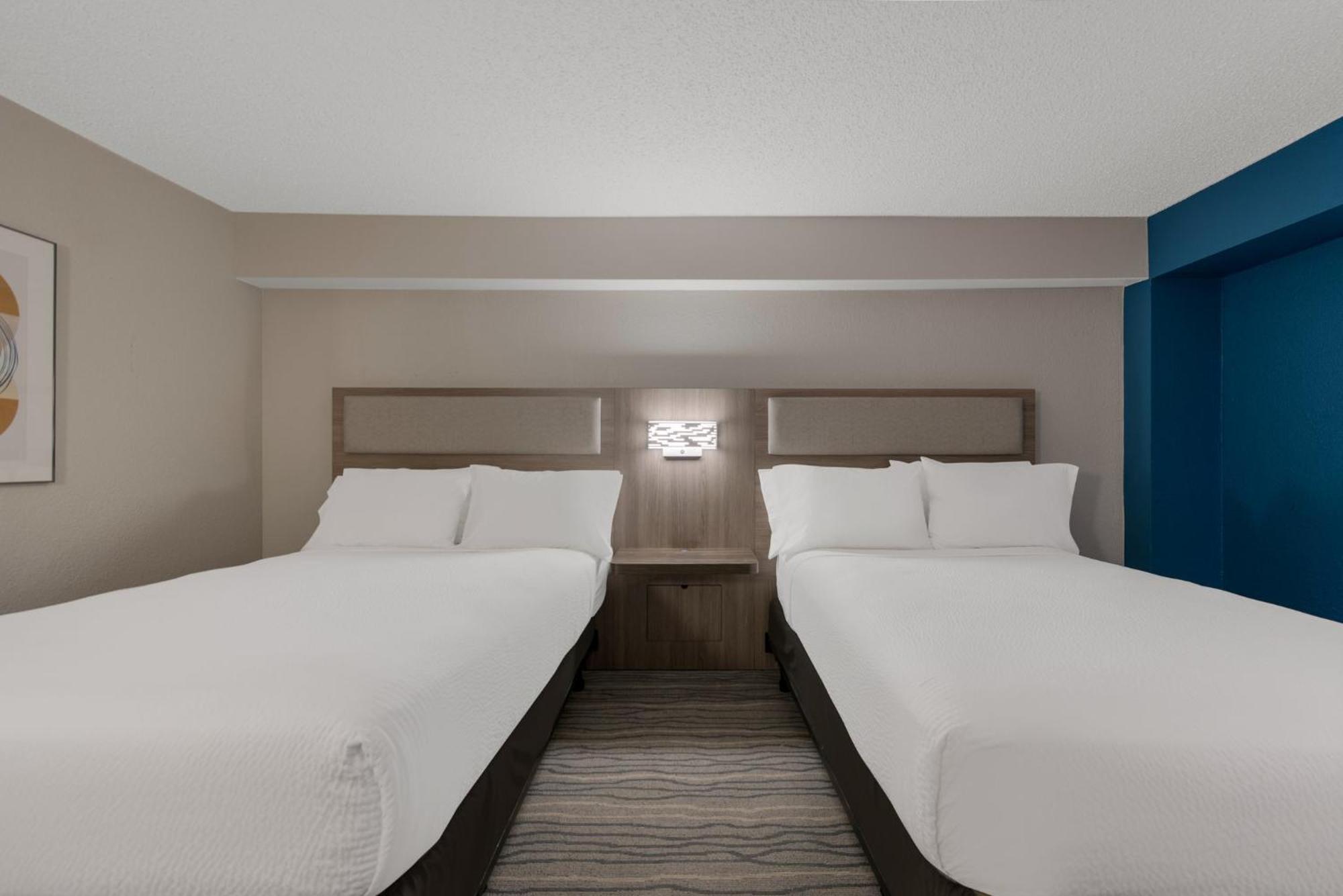 Holiday Inn Express Hotels- Hampton By Ihg Exterior foto